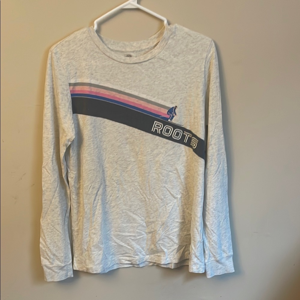 Roots Gray Long Sleeve Tee with Classic Crew Neck (Bin D)​